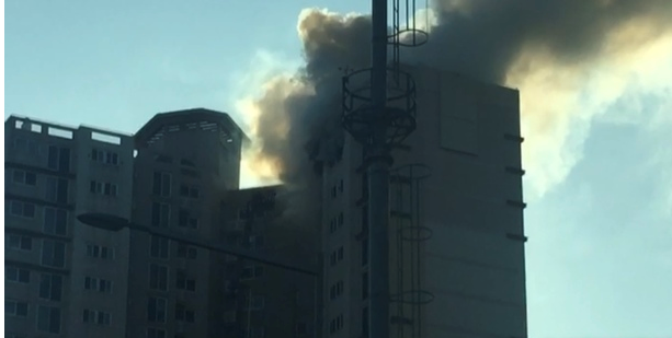 ▲ 27일 오전 8시 2분께 인천 서구 아파트에서 화재가 발생했다.(사진= 인천소방본부 제공)