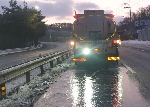 염수분사차량(제설) (사진=경기도)