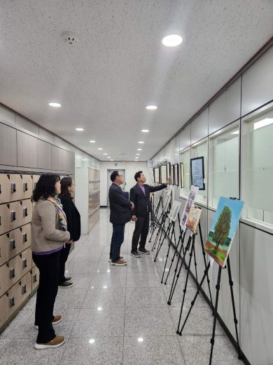 처인구 역북동 주민자치위원회는 7일부터 14일까지 역북동행정복지센터에서 주민자치 프로그램 작품전시회를 개최했다 (사진=용인특례시)