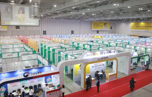 19일 대전컨벤션센터에서 열린 ‘2025 KB굿잡 대전일자리 페스티벌’ 현장.