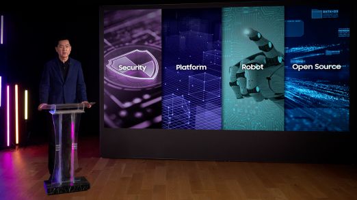 20일 진행된 '삼성 테크 콘퍼런스 2025'에서 삼성전자 DX부문 최고기술책임자(CTO) 겸 삼성리서치장 전경훈 사장이 환영사를 하고 있다. (사진=삼성전자)