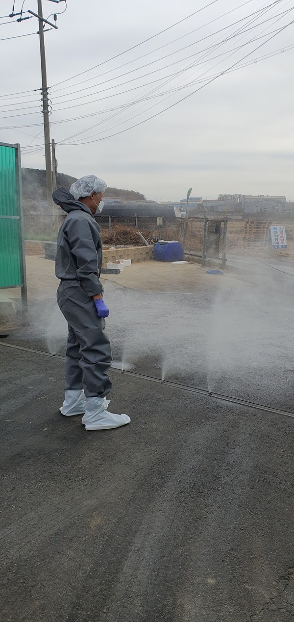 경기도, 퇴직 수의직 공무원 투입 사회재난형 가축전염병 예방/소독점검 현장(사진=경기도 제공)