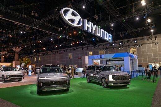 ‘2025 LA 오토쇼’ 현대차 부스 내 ‘FIFA 존’의 모습