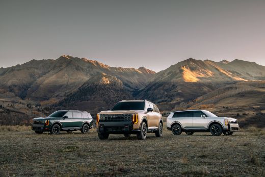 신형 텔루라이드 라인업의 외장 디자인. 왼쪽부터 신형 텔루라이드 X-Line(디자인 특화 모델), 신형 텔루라이드 오프로드 특화 모델 X-Pro, 신형 텔루라이드 하이브리드