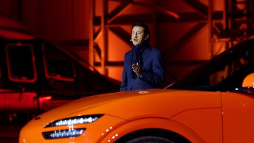 20일(목, 현지시간) 프랑스 폴 리카르 서킷에서 열린 '마그마 월드 프리미어' 행사에서 현대차 대표이사 호세 무뇨스 사장이 발표하는 모습 (사진=제네시스 브랜드)