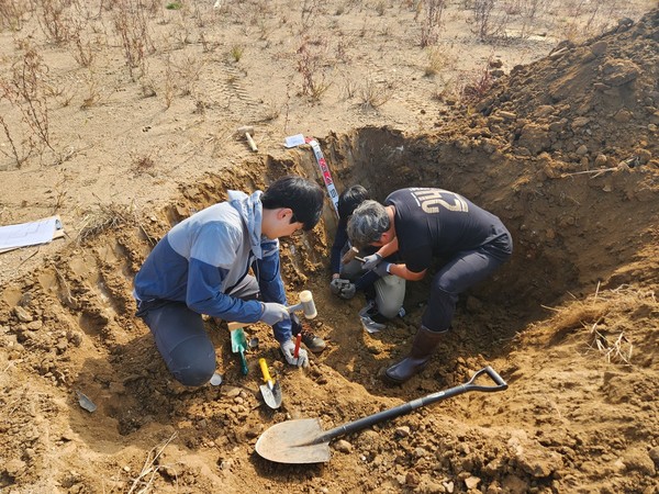 경기지방정원(새로숲) 조성부지인 시화매립지 토양의 특성 연구 현장(자료사진=경기도 제공)