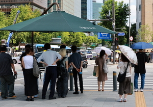 [오늘 <b>날씨</b>] 절기상 <b>처서</b>(處暑)에도 찜통더위 기승-도심과 해안 중심 열...